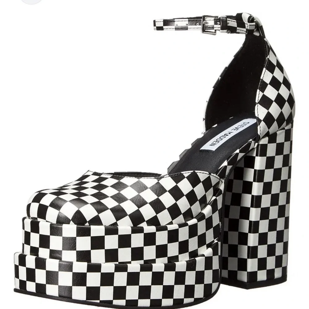 The Steve Madden Charlize Platform Pump in black and white Checkered Size 8.5